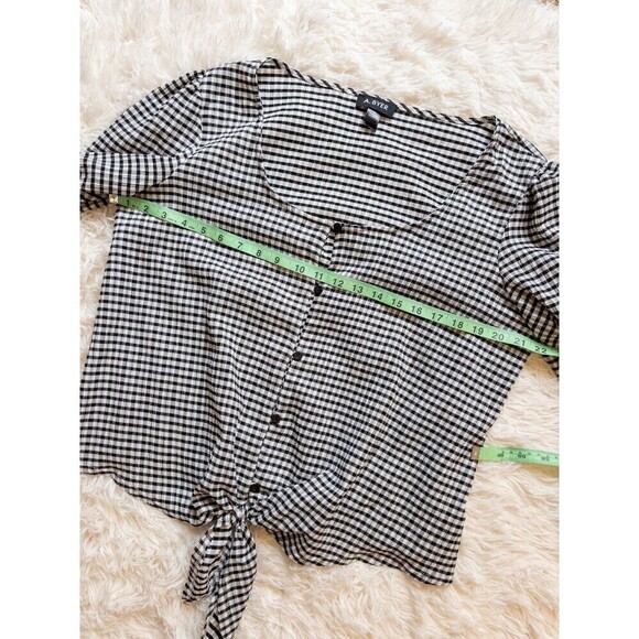 A Byer Women’s Plaid Crop Top size L - Picture 2 of 6